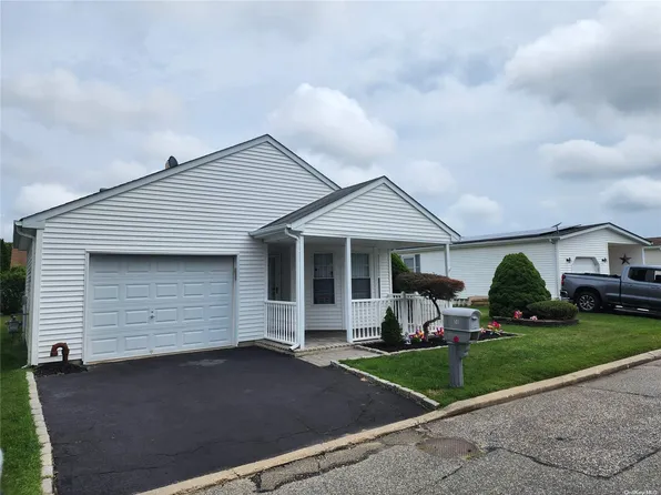 58 Dogwood Lane #58, Manorville, NY 11949