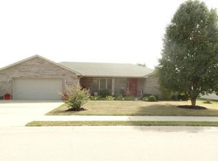 1173 Darcis Dr, Seymour, IN 47274