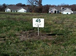 11 Valley Farms Dr, Winfield, MO 63389