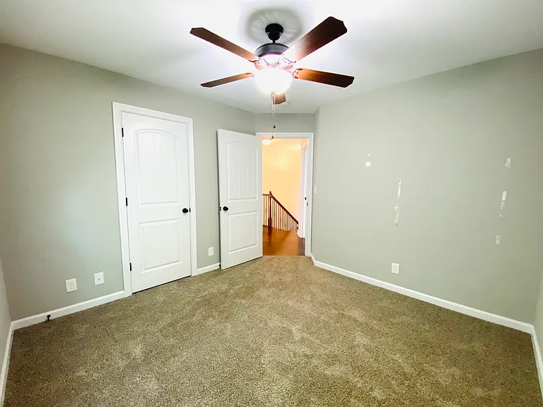1194 Eagles Bluff Dr — Photo 38
