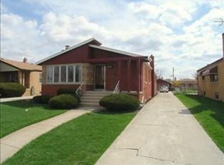 5029 Harnew Rd S, Oak Lawn, IL 60453