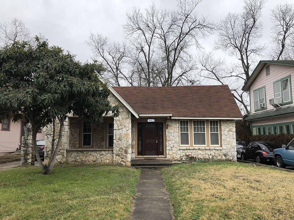 1st image of 942 Bailey Ave