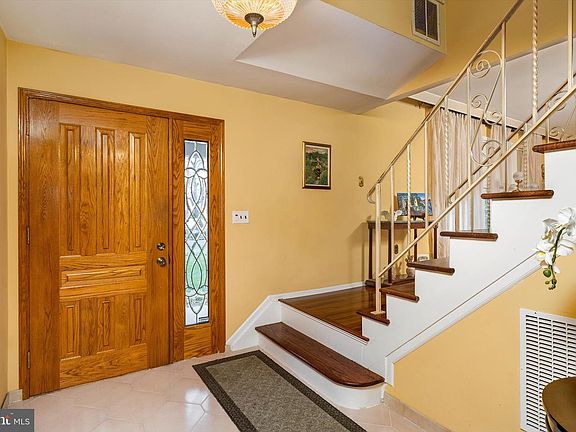 4th image of 159 Hempstead Rd