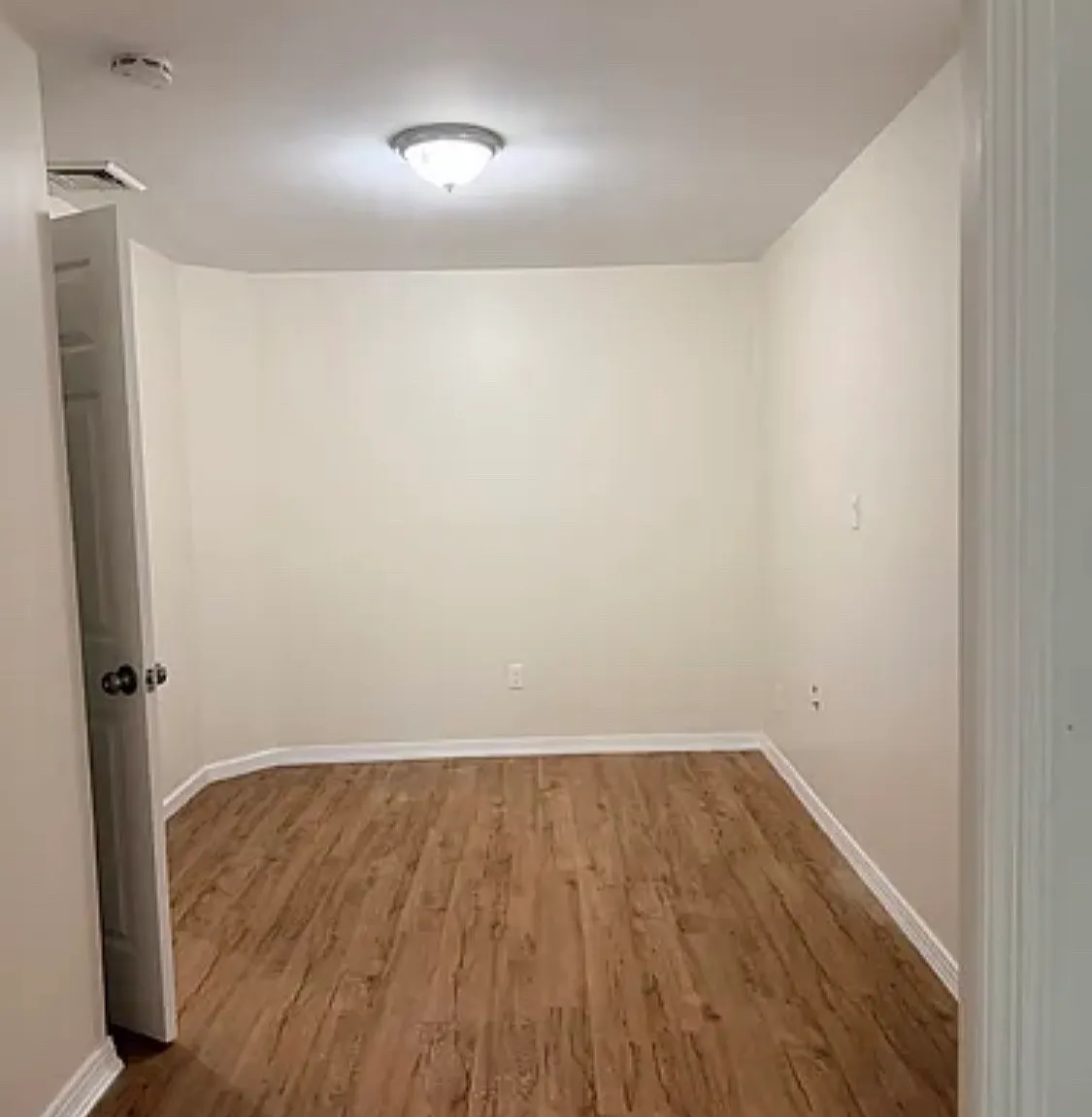 2 bed, 950 sqft, $2,200 — Photo 1