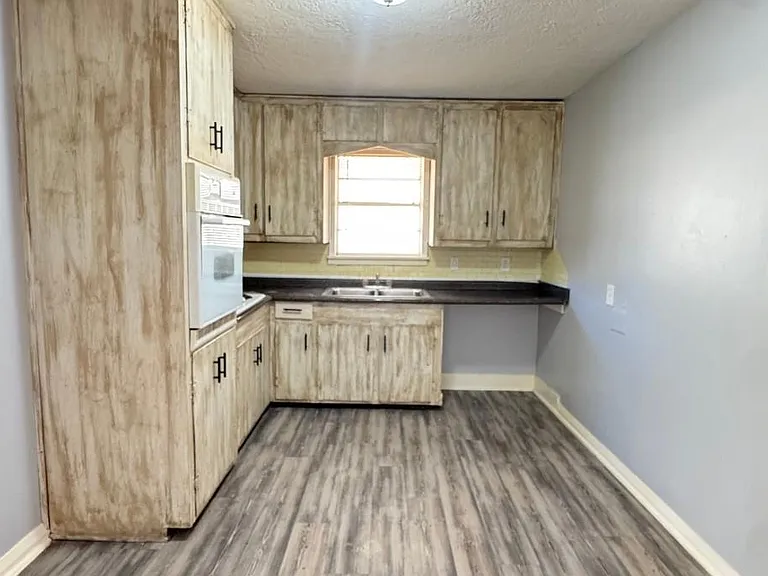 3270 Christopher St — Photo 7