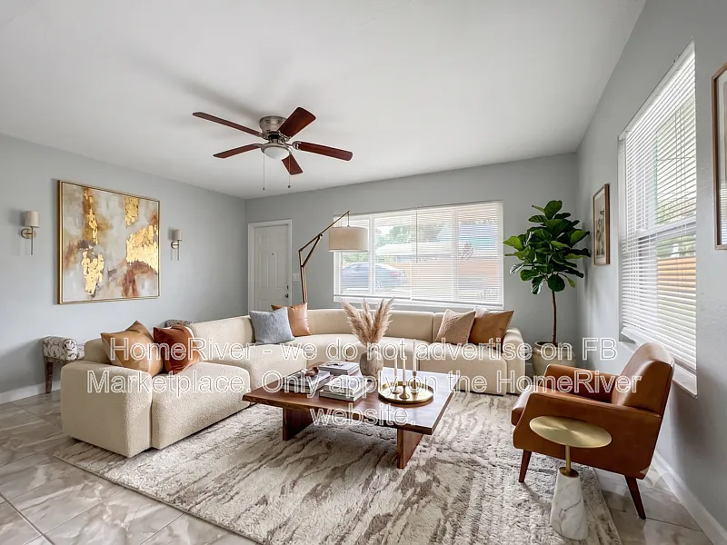 2 bed, 1.0 bath, 1020 sqft, $1,560 — Photo 2