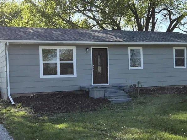 701 N 1st St, Mystic, IA 52574