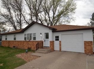 1802 Ryan Dr, Bismarck, ND 58501