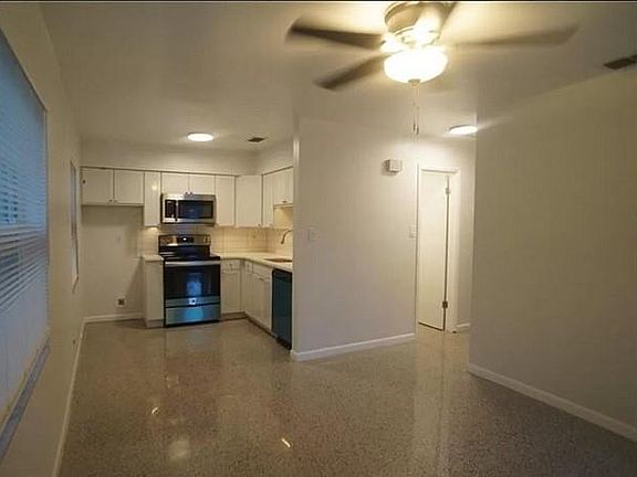 4th image of 902 S Bruce St APT A