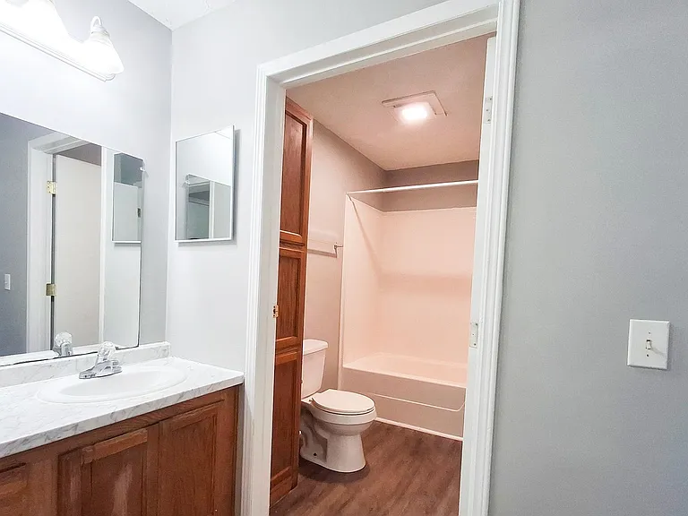 127 E Mulberry St — Photo 5