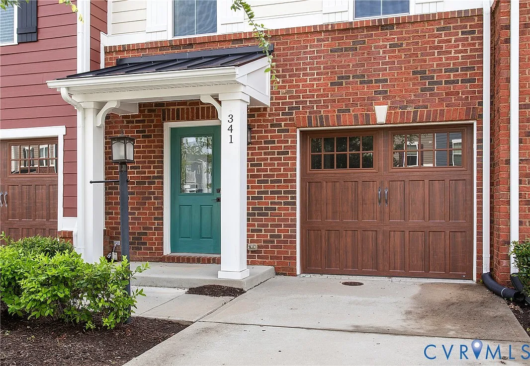 3 bed, 2.0 bath, 2160 sqft, $2,450 — Photo 2