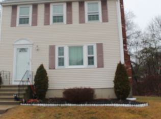 65 Cobb Rd, Wrentham, MA 02093