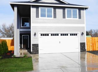 1948 Willowbrook Dr, Medford, OR