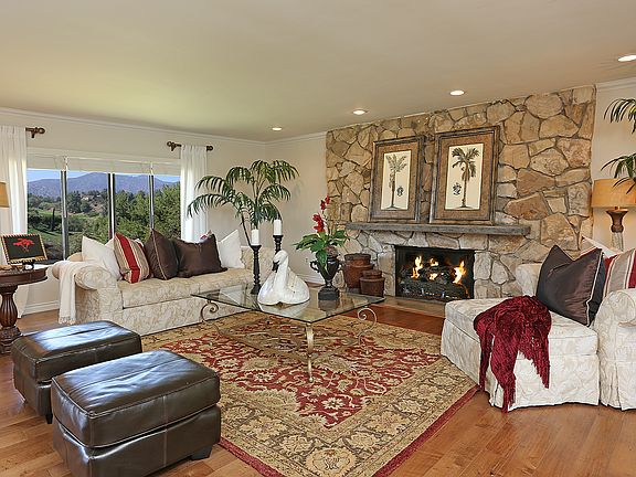 3rd image of 520 Meadowview Dr