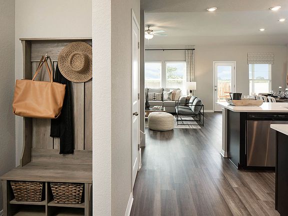 The owner apos s entry is an ideal place to store backpacks, jackets or shoes.