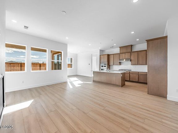 3rd image of 2123 Eaglehead Dr #102