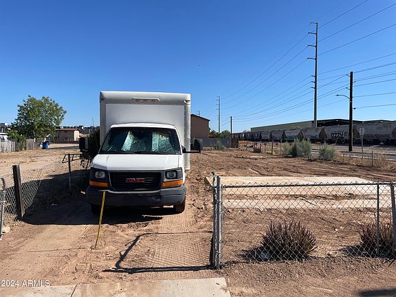 4th image of 296 E SARAGOSA Street #26