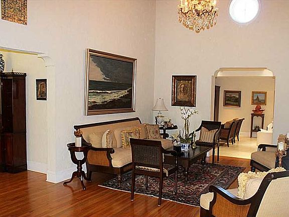 4th image of 2203 Alhambra Cir