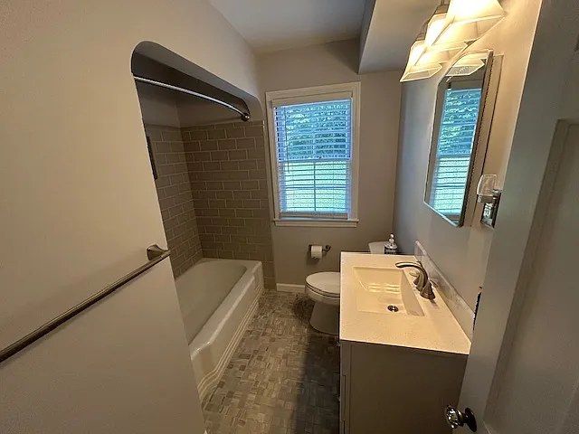 1st Floor Bath