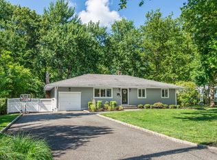 328 Chaucer Dr, Berkeley Heights, NJ 07922