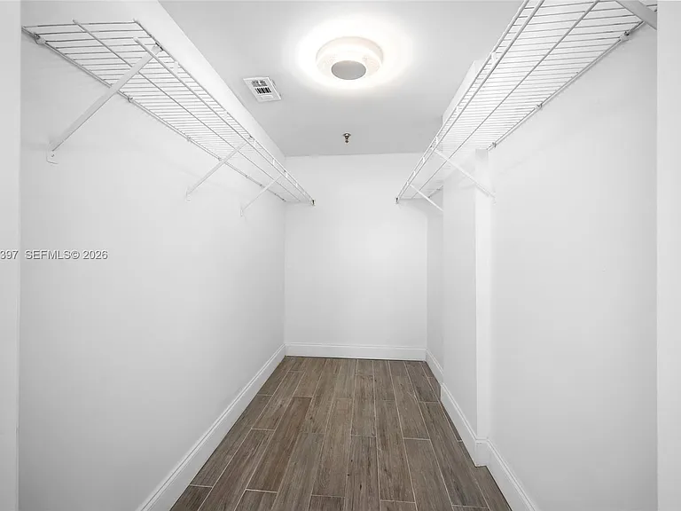 1010 NW 11th St #507 — Photo 14