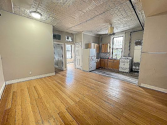 4th image of 1117 Broadway Unit 1