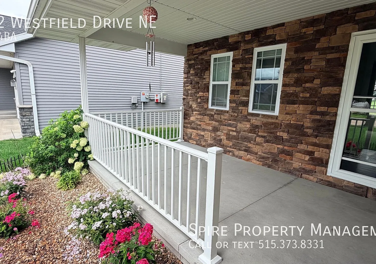 Great NE location 4 Bedroom 3.5 bathrooms with 3 stall garage — Photo 2