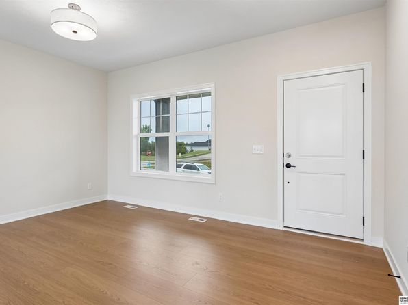20808 Kansas Ave, Elkhorn, NE 68022 view 3