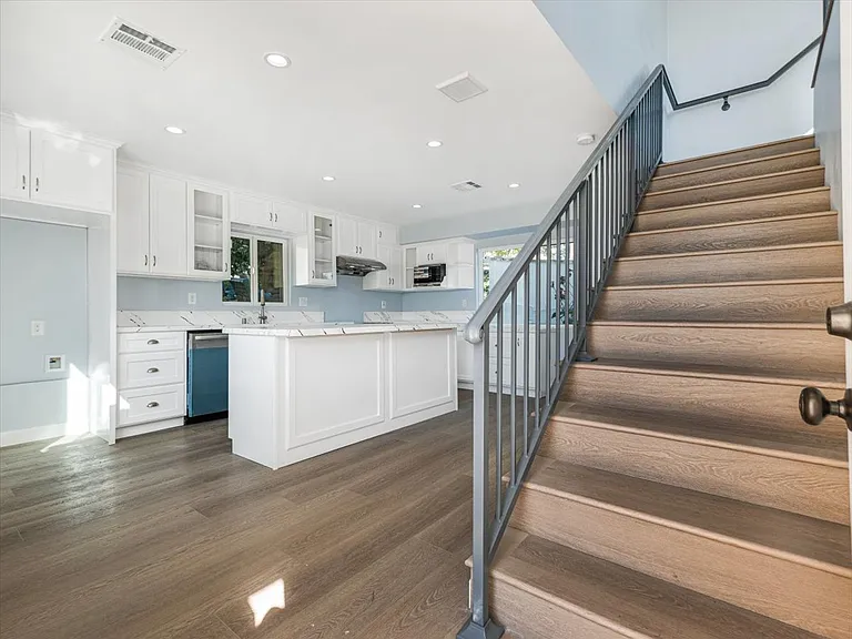 510 Neva Pl — Photo 6