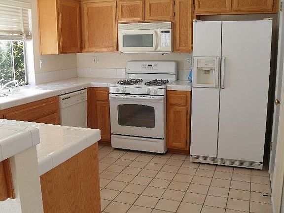 3rd image of 1280 Pickett St