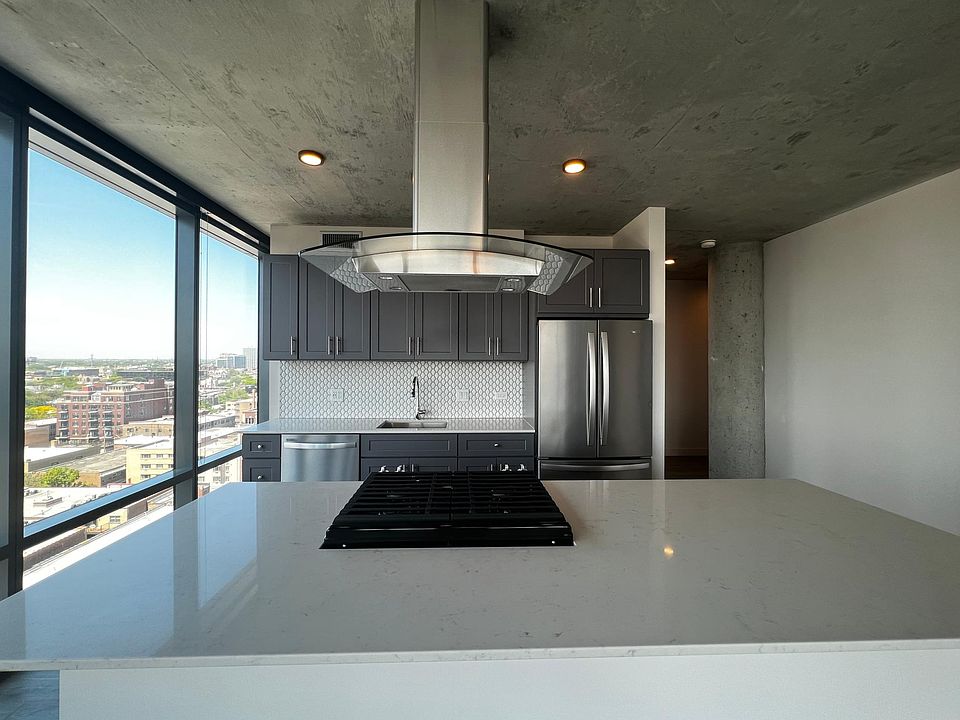 1st image of 515 W Belmont Ave #202