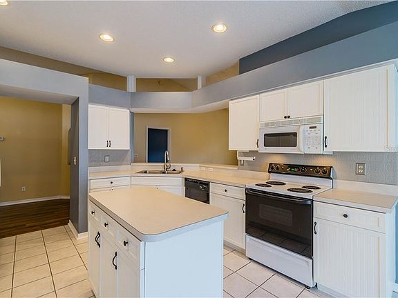 2nd image of 1134 McDaniel St #43