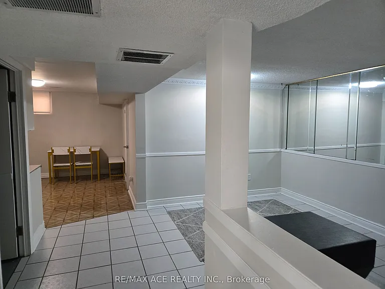 65 Dellbrook Cres #BASEMENT — Photo 3