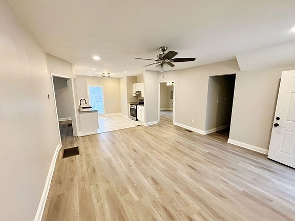 3rd image of 1763 Evelyn Ave