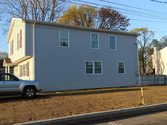 2nd image of 225 Washington Ave