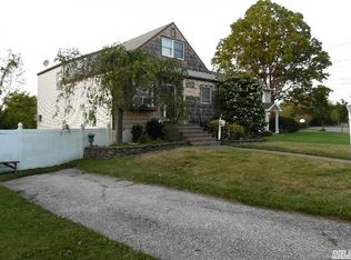 97 Peconic Dr, Massapequa, NY 11758