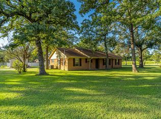 7826 Bowman Rd, Hearne, TX 77859