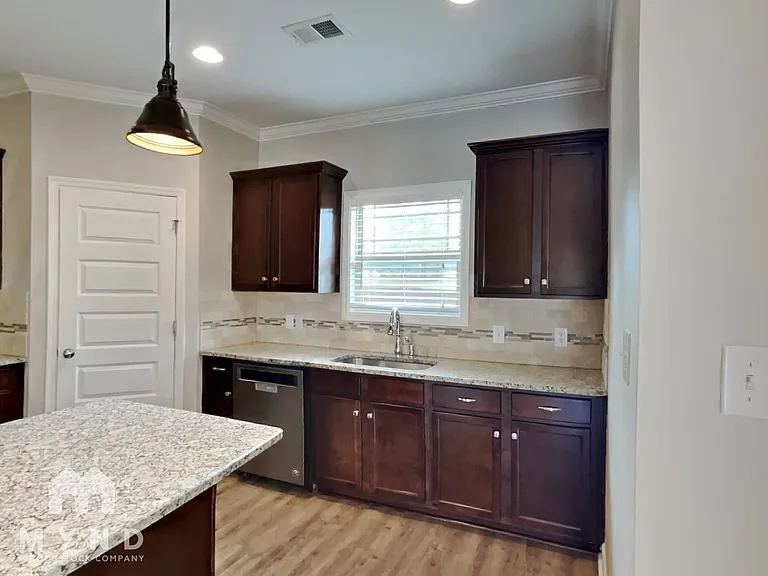 214 Balota St — Photo 9