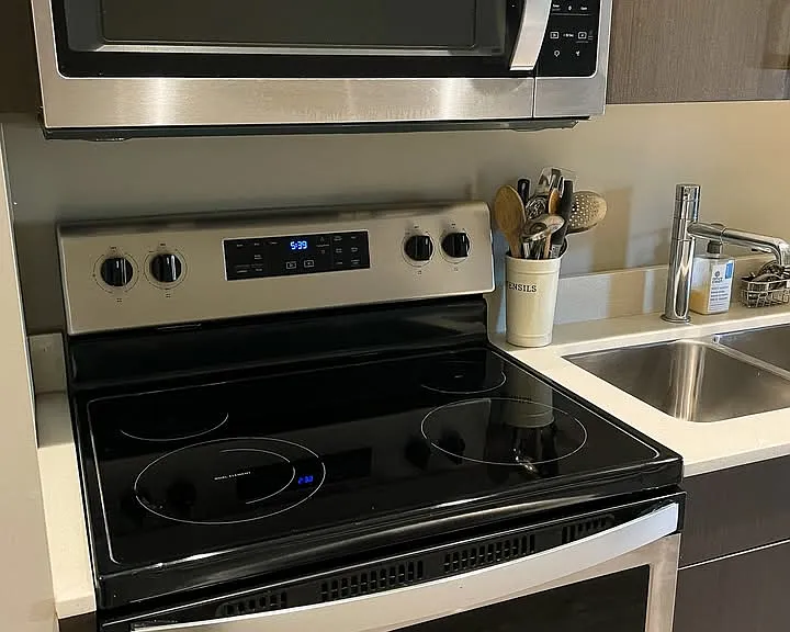 925 Leon Ave #320 — Photo 4
