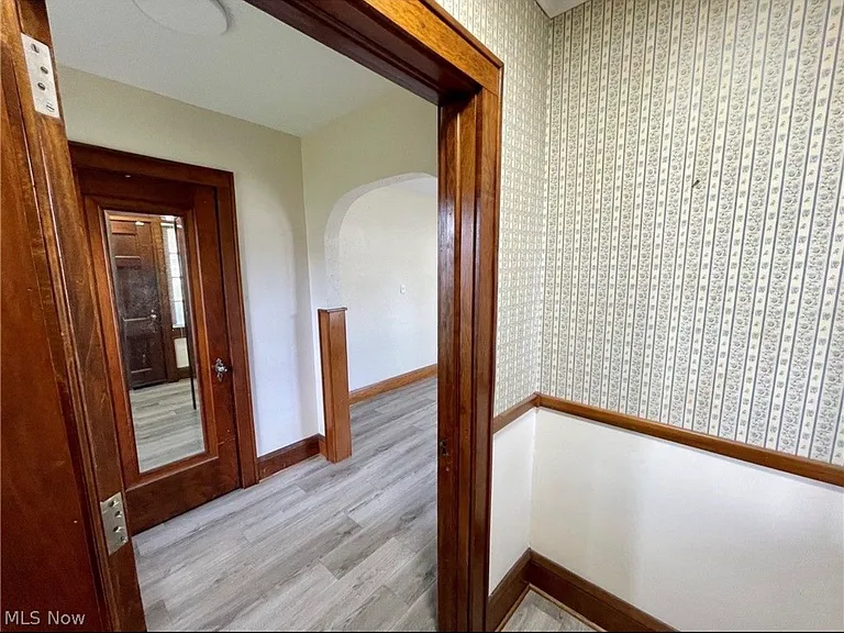 844 Cordova Ave — Photo 6