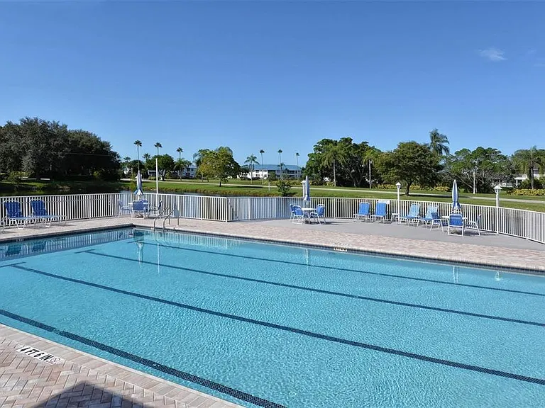 923 Sandpiper Cir #923 — Photo 36