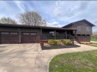 1001 Southview Dr, Fairfield, IA