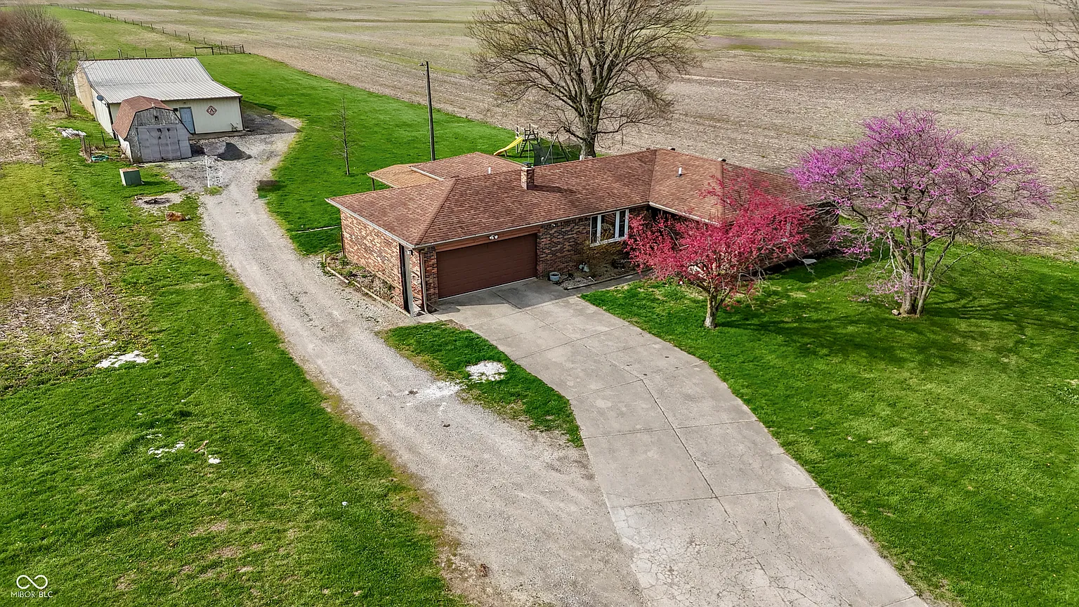 10445 Maze Rd photo 1