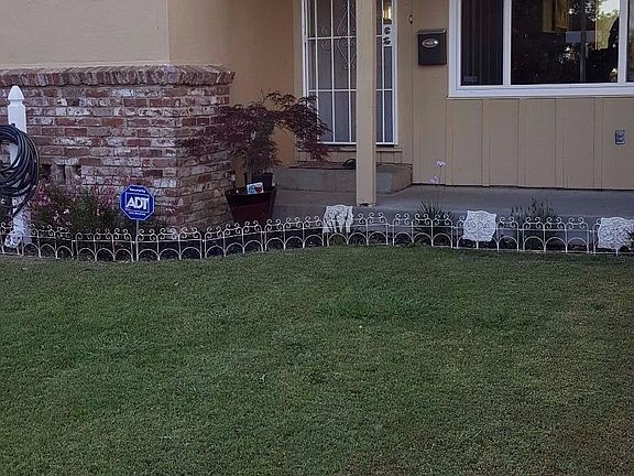 3rd image of 4413 Santa Monica Ave