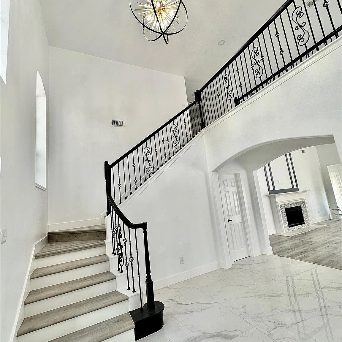 4 bed, 2.5 bath, 3889 sqft, $3,499 — Photo 2