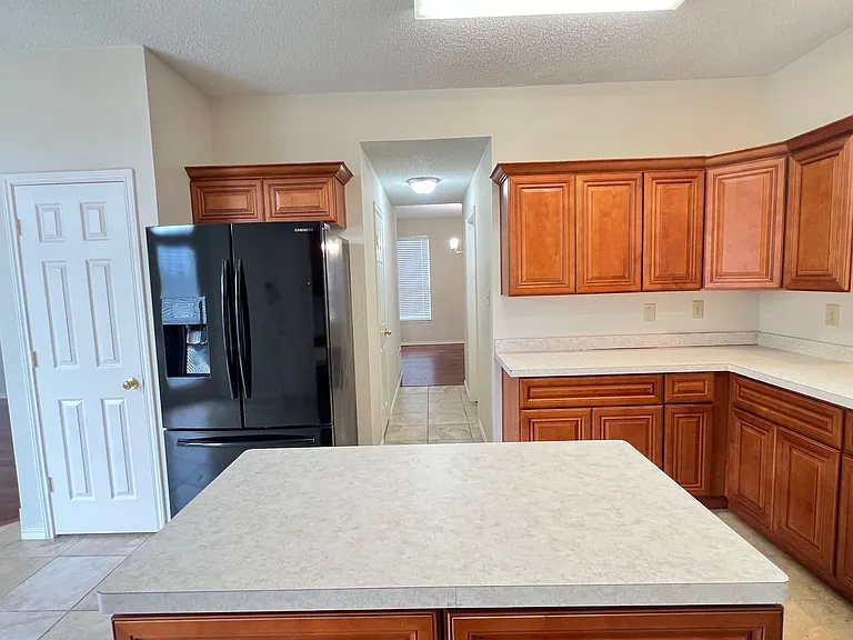 723 Sumner Dr — Photo 5