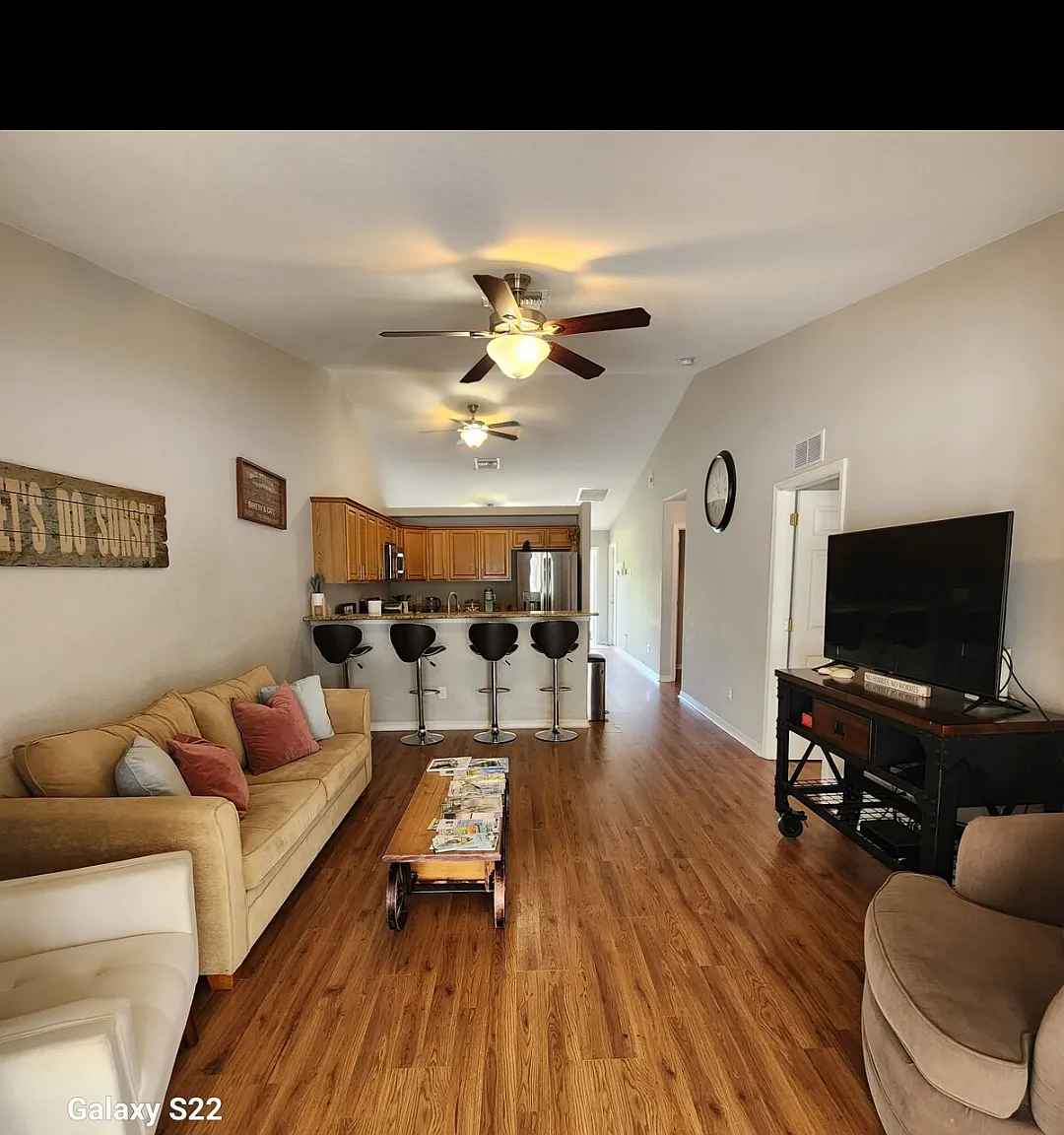 2 bed, 1200 sqft, $2,500 — Photo 2
