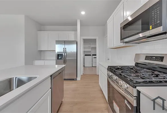 5 bed, $3,500 — Photo 4