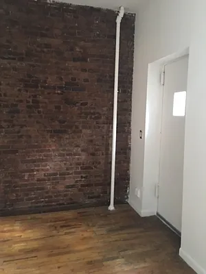 Rented by Sky Management | media 50