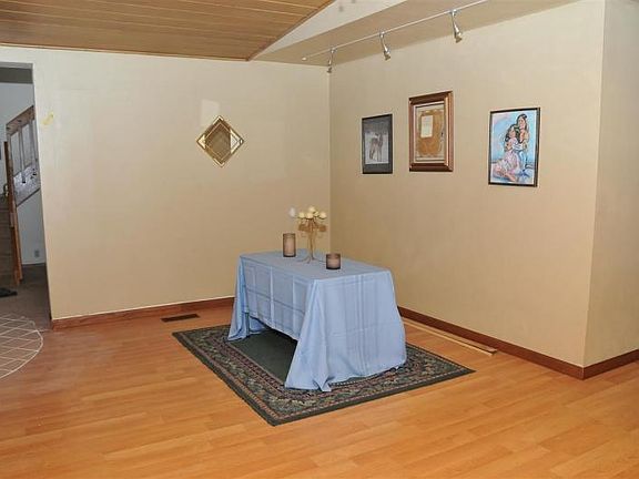 2nd image of 132 Graywood Ave